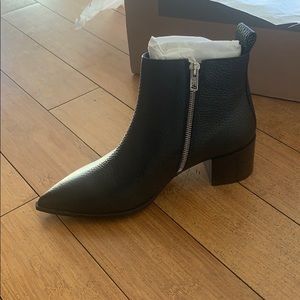 SOLD - Everlane - The Boss Boot